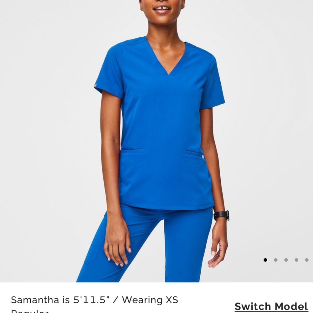 Figs casma scrub top 3 pockets